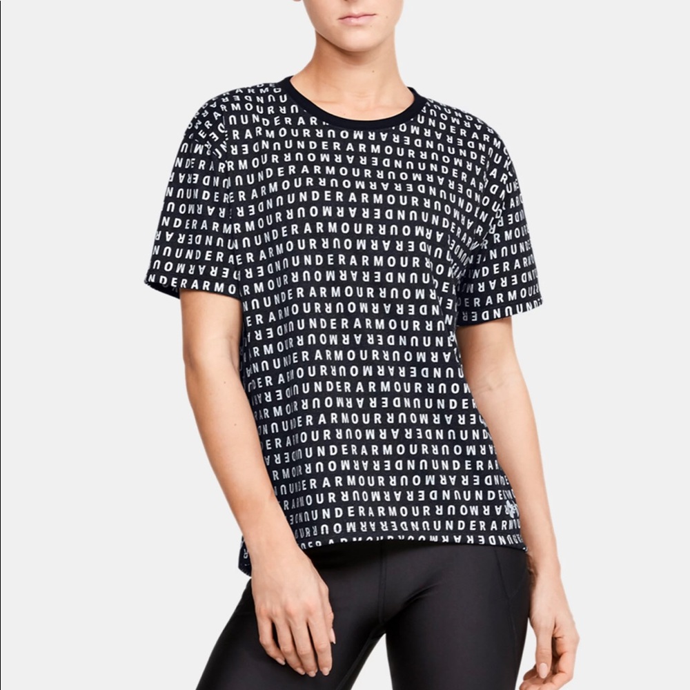 UA Logo Print Live Short Sleeve | L